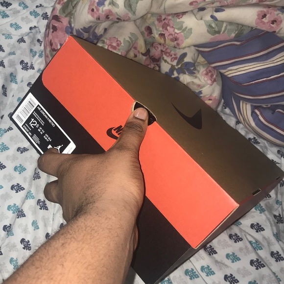 Air Jordan Playoff/Bred 11’s - Picture 6 of 7